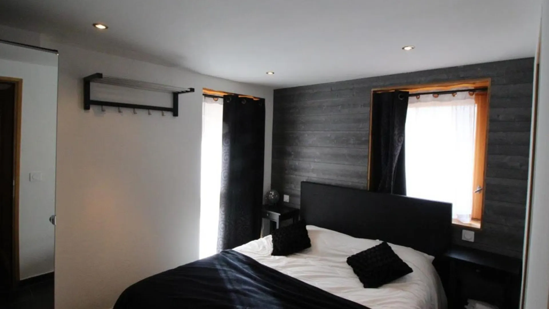 Confortable Appartement 12 Pers Avec Balcons, Parking, Proche Village Et Pistes - Fr-1-411-851 Landry 0*,  France